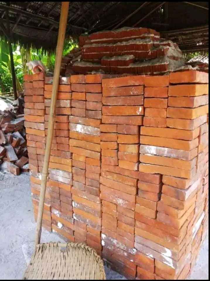 Batu Bata Merah Adalah